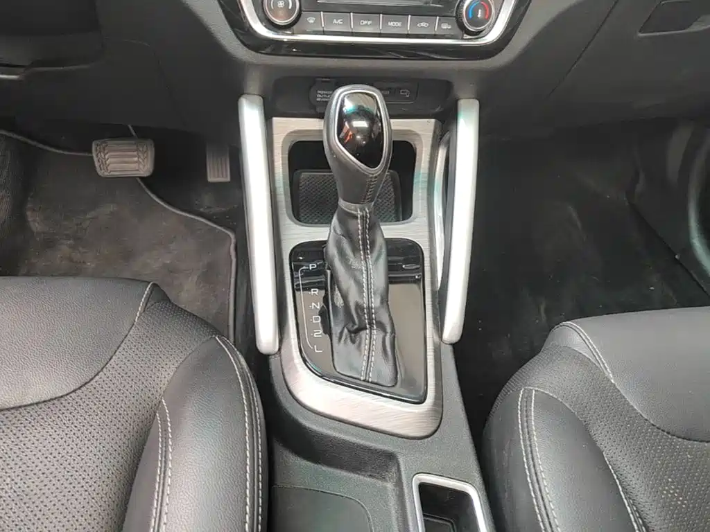 Geely Vision X3 — миниатюра 14
