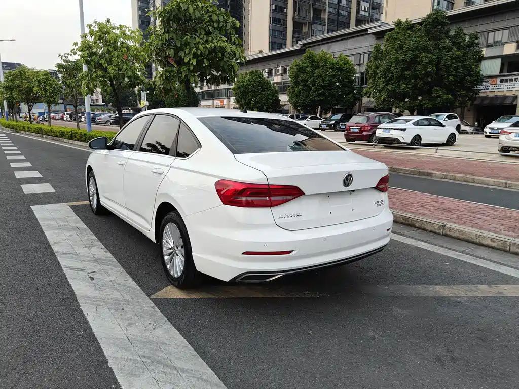 Volkswagen Lavida — миниатюра 6