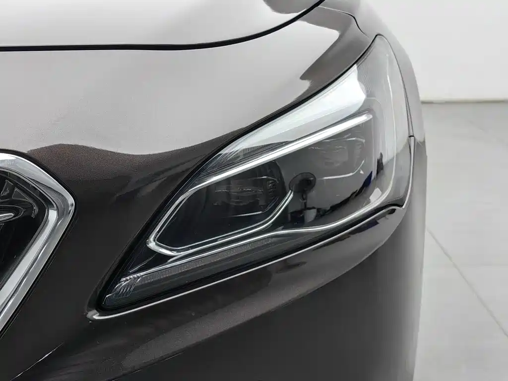 Buick LaCrosse — миниатюра 7