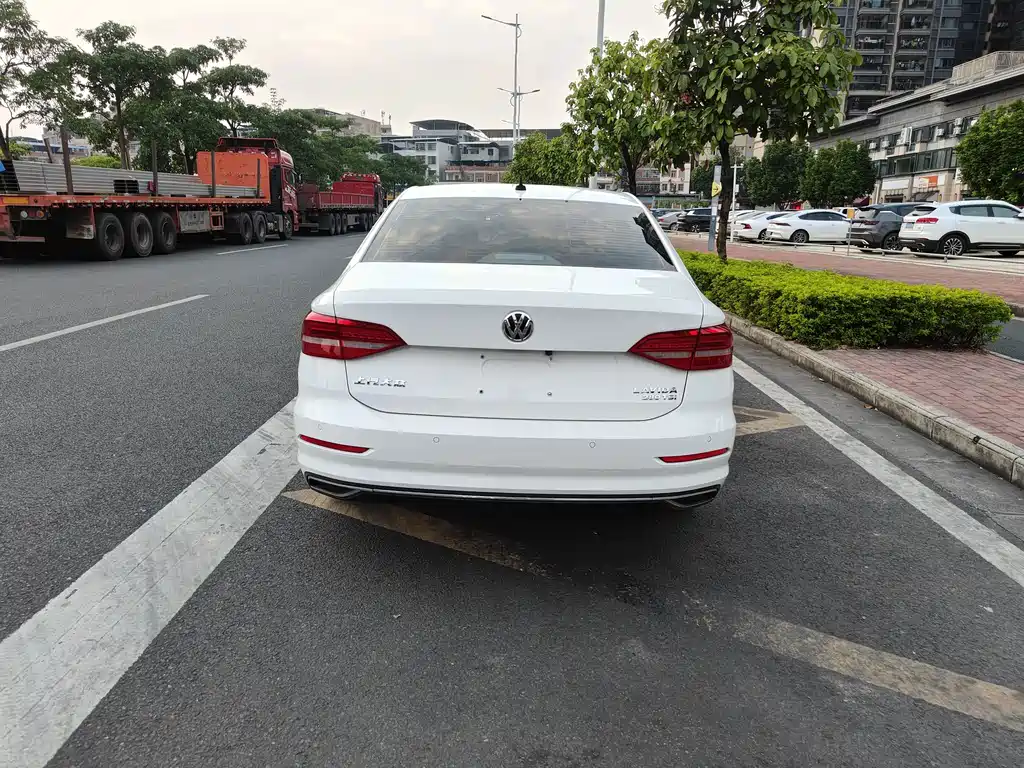 Volkswagen Lavida — миниатюра 5