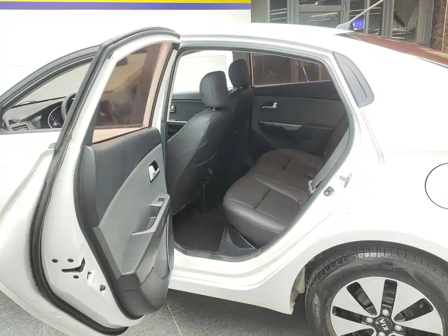 Kia K2 — миниатюра 11