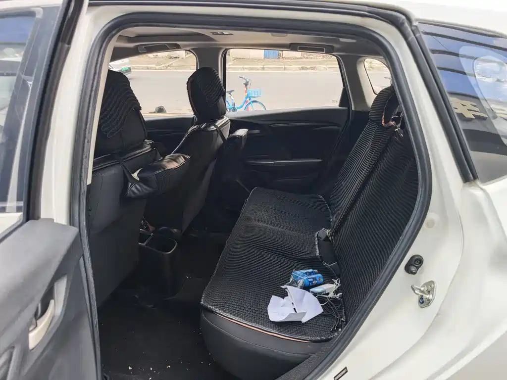 Honda Fit — миниатюра 7