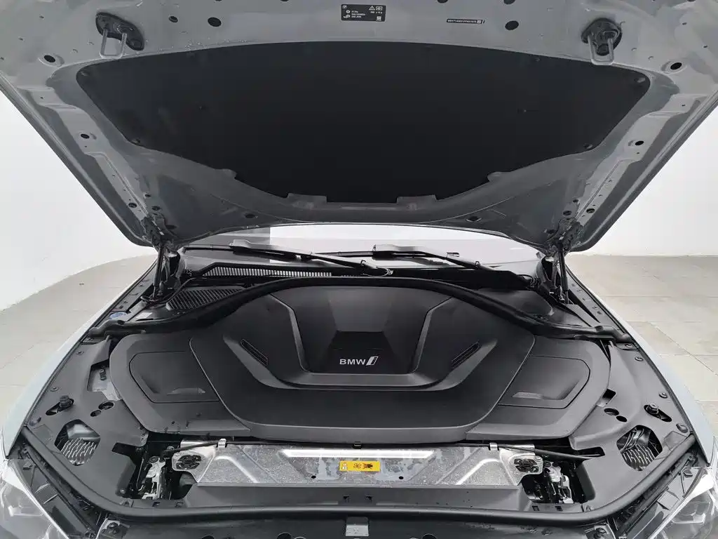 BMW i4 — миниатюра 6