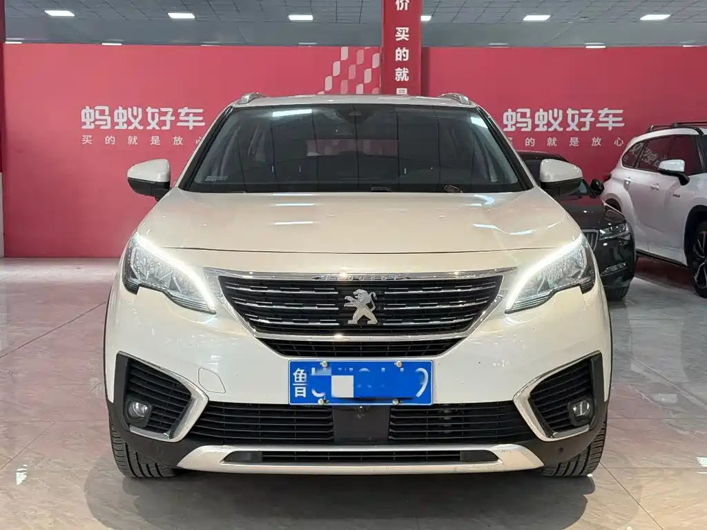 PEUGEOT 5008