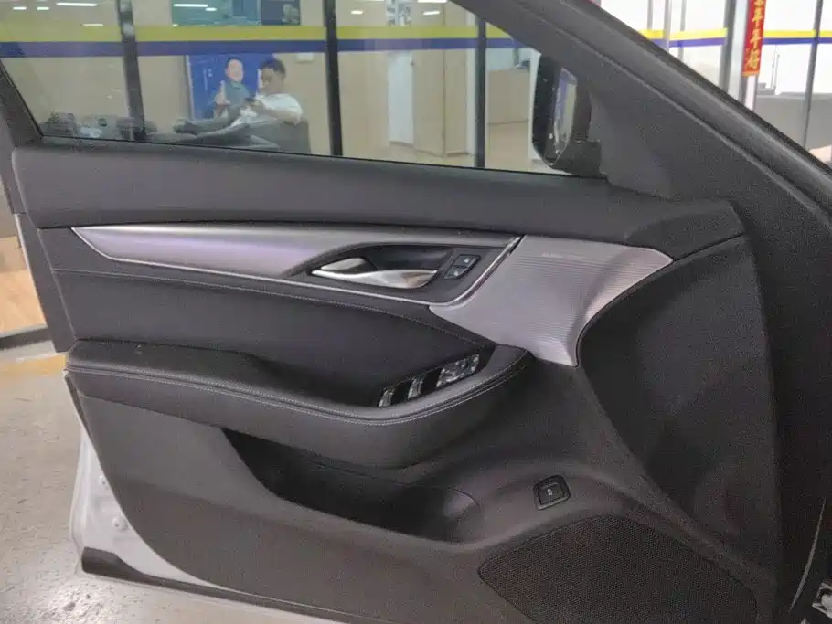 Cadillac CT5 — миниатюра 7