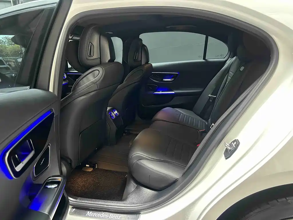 Mercedes-Benz C-Class — миниатюра 5