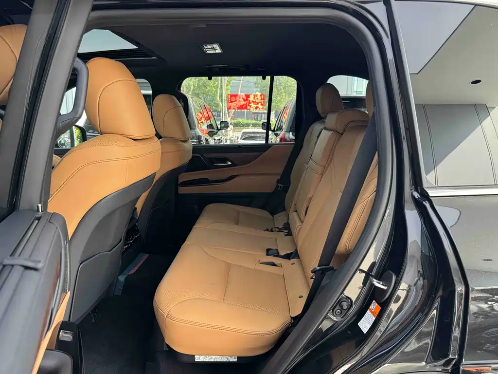 Lexus LX 2025 700h