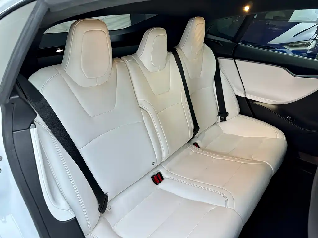 Tesla Model S — миниатюра 9