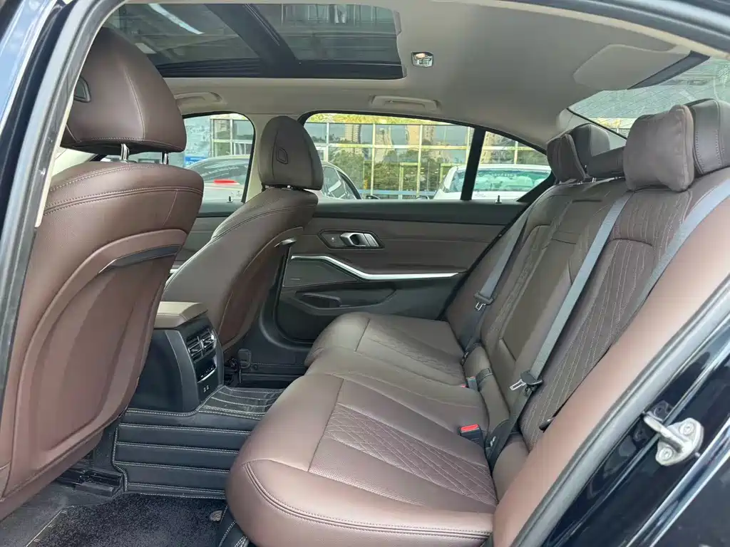 BMW 3 Series — миниатюра 8