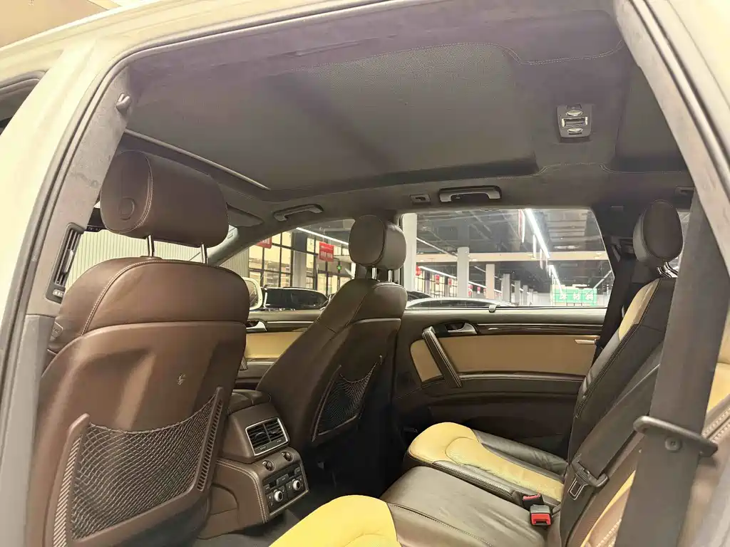 Audi Q7 — миниатюра 9