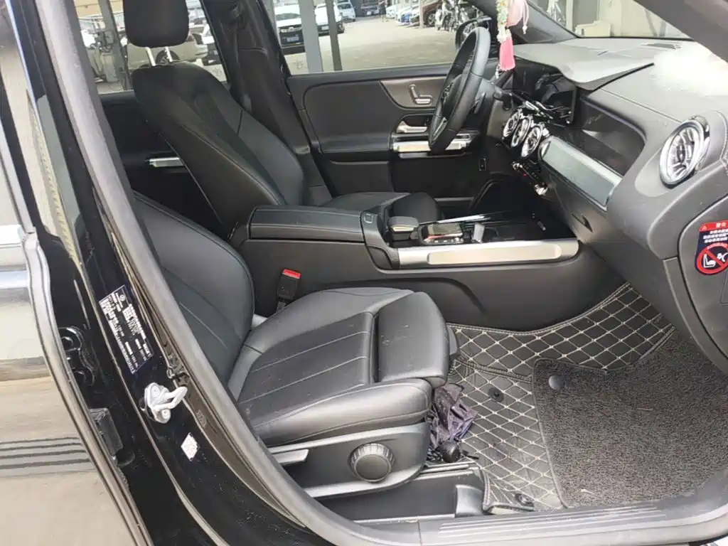 Mercedes-Benz GLB — миниатюра 25