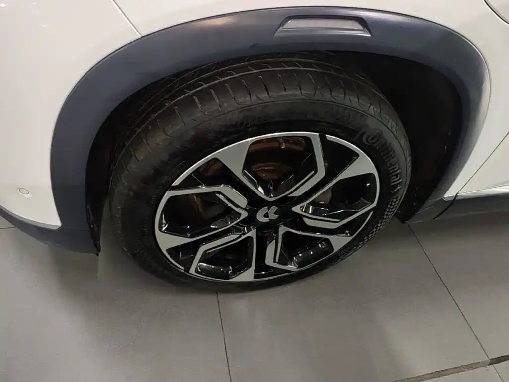NIO ES8 — миниатюра 23