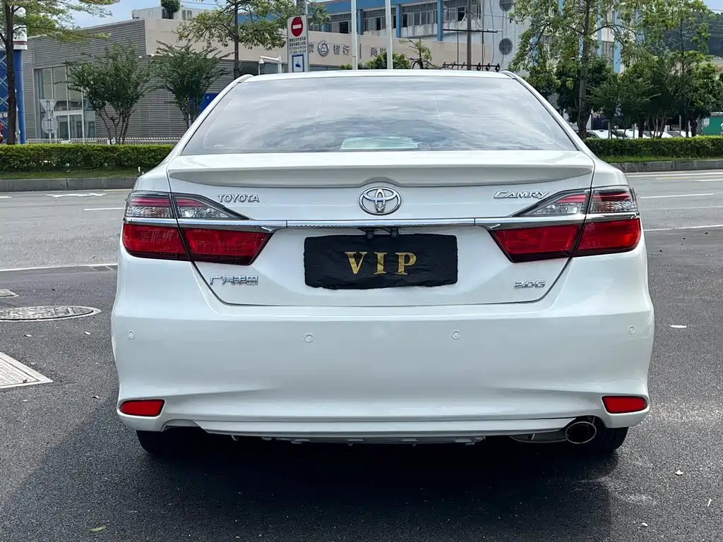 Toyota Camry — миниатюра 10