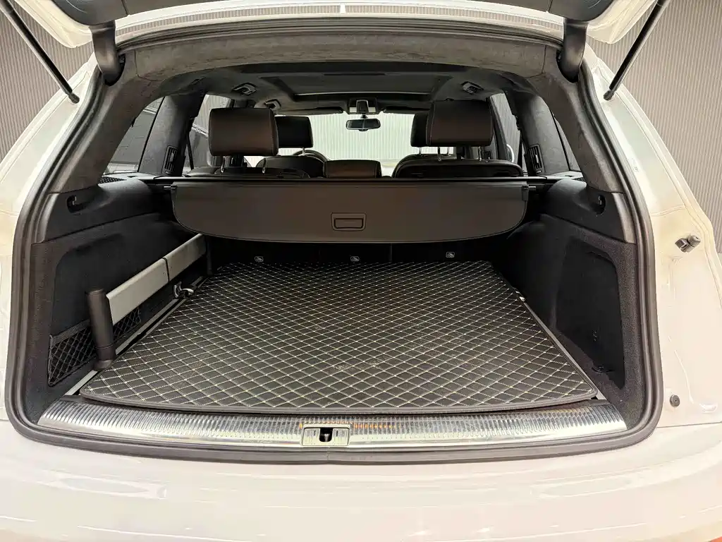 Audi Q7 — миниатюра 10