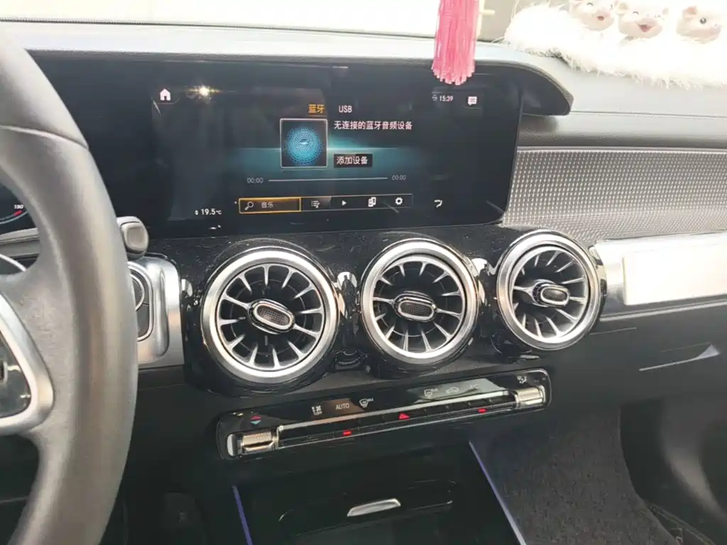 Mercedes-Benz GLB — миниатюра 13