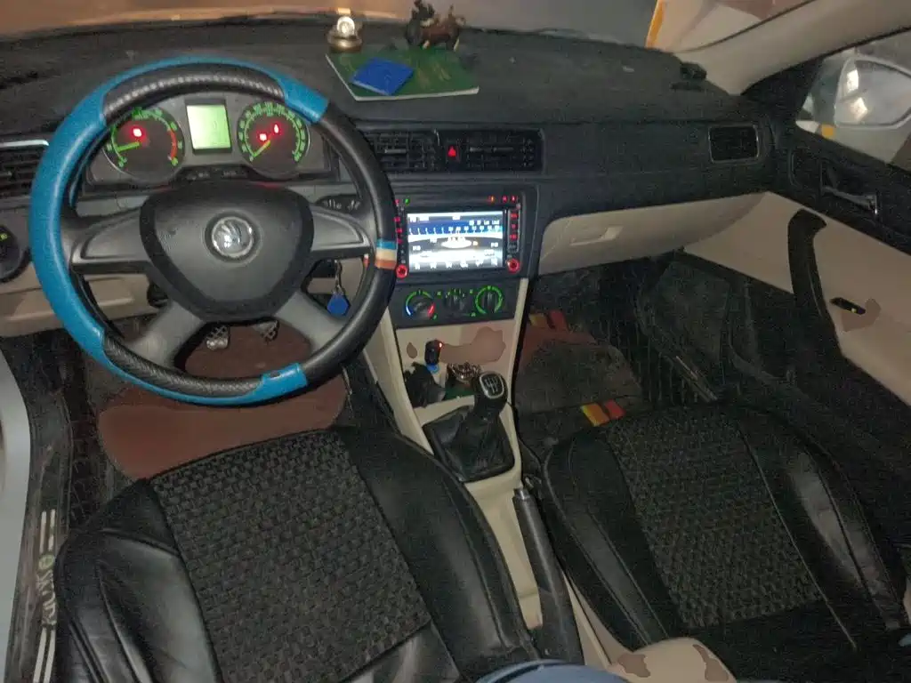 Skoda Rapid — миниатюра 10