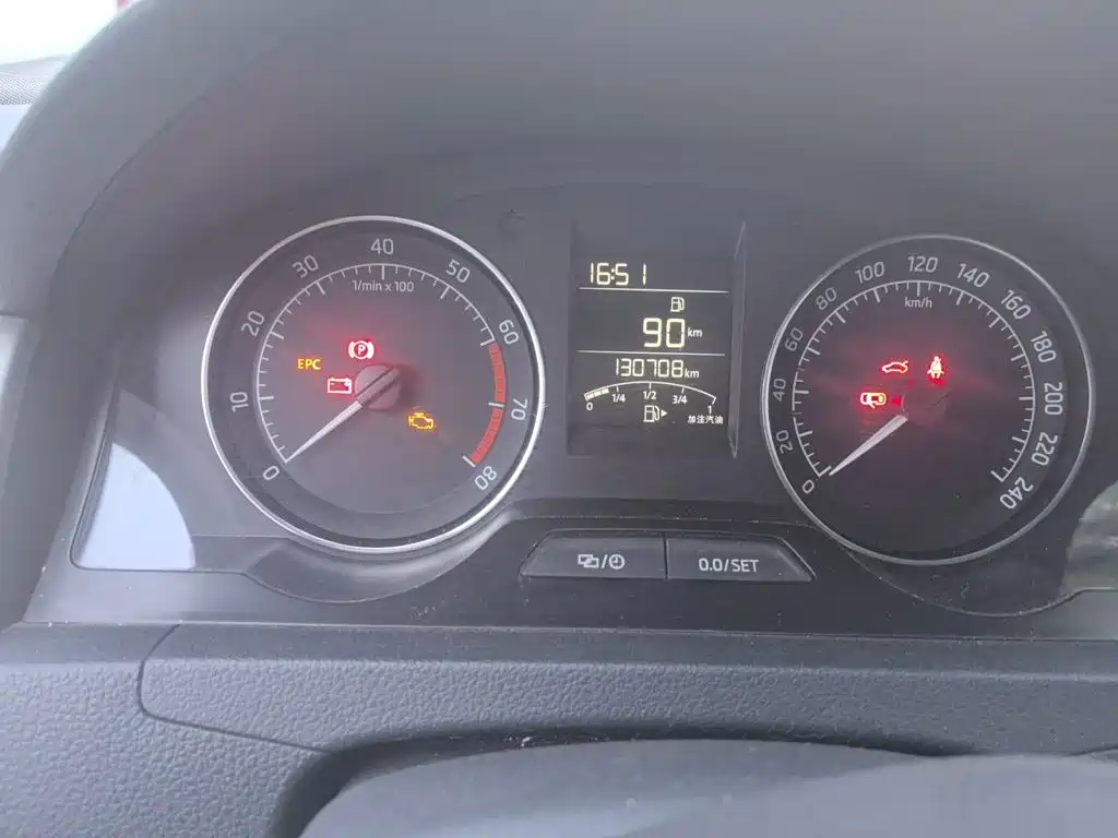 Skoda Rapid Spaceback — миниатюра 8