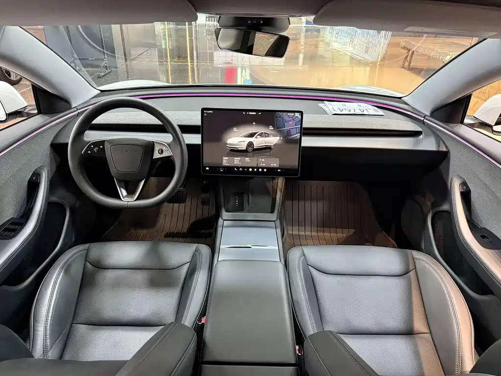 Tesla Model 3 — миниатюра 6
