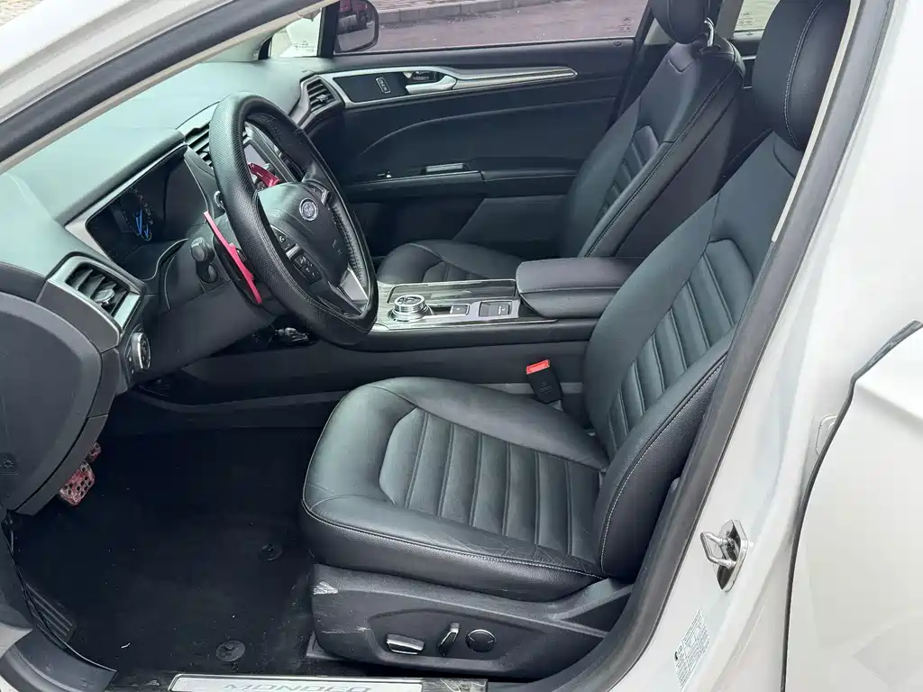 Ford Mondeo — миниатюра 7