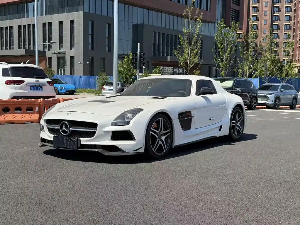 Mercedes-Benz SLS AMG