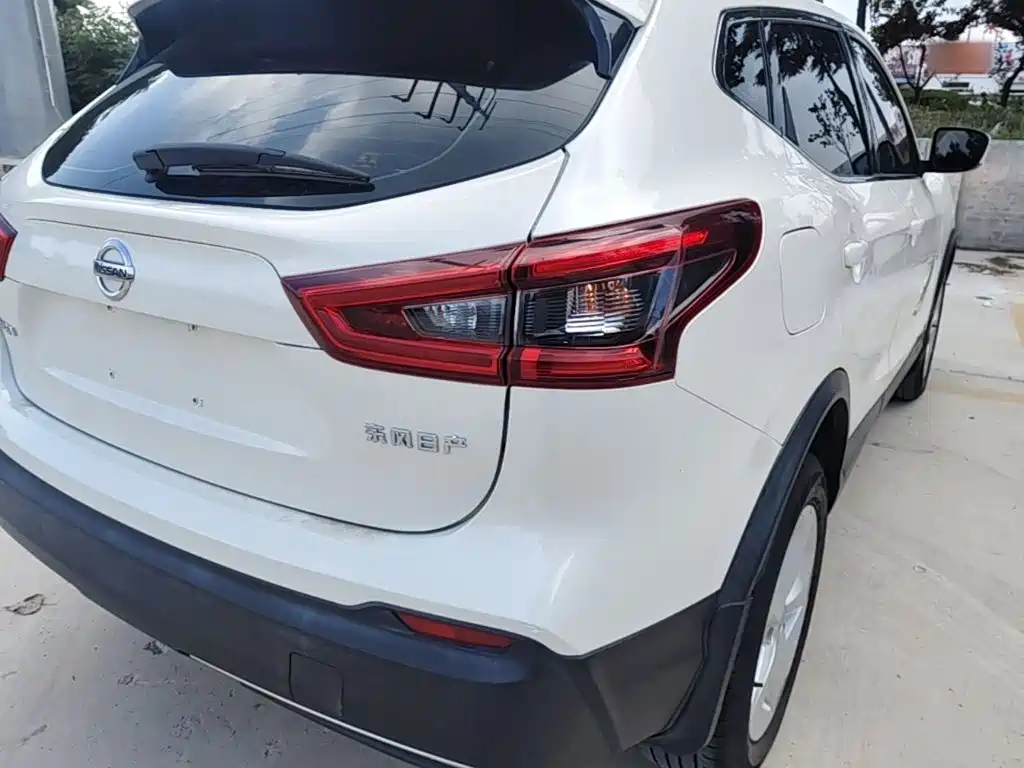 Nissan Qashqai — миниатюра 8