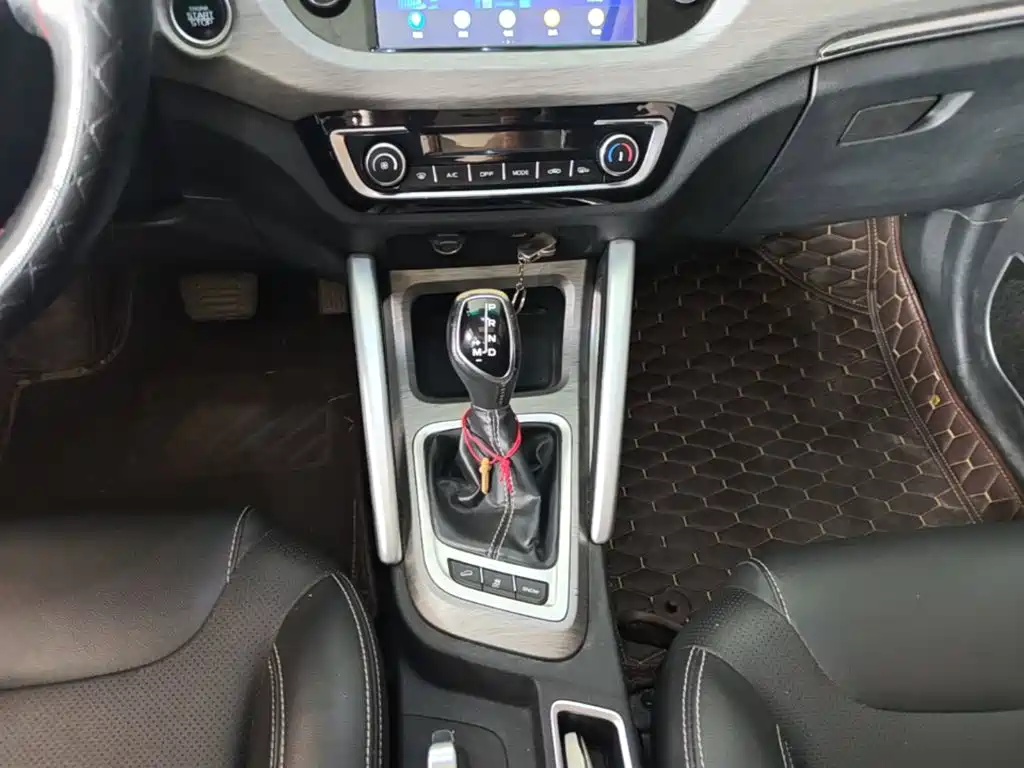 Geely Vision X3 — миниатюра 14
