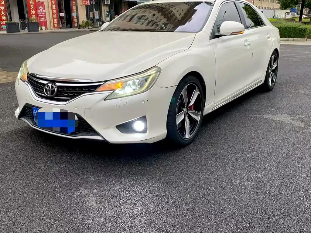 Toyota Reiz