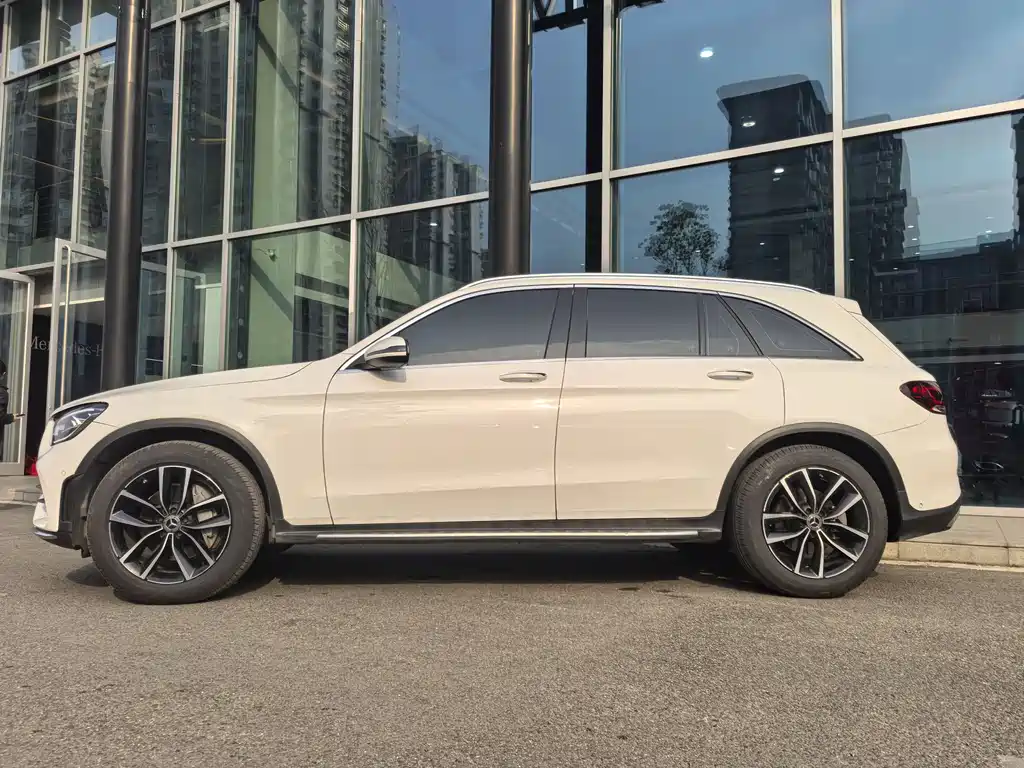 MERCEDES-BENZ GLC