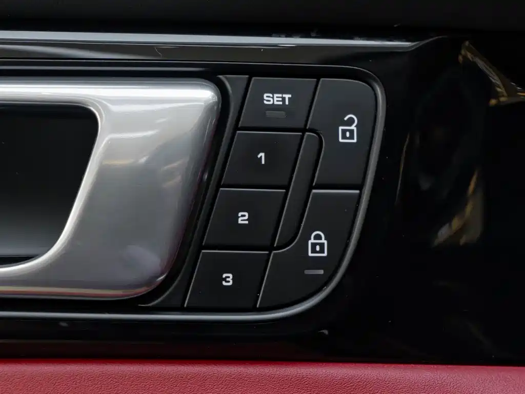 Porsche Panamera — миниатюра 22