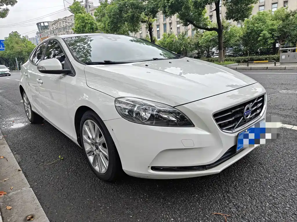 Volvo V40 1.6T Smart Leisure Edition, фото 3