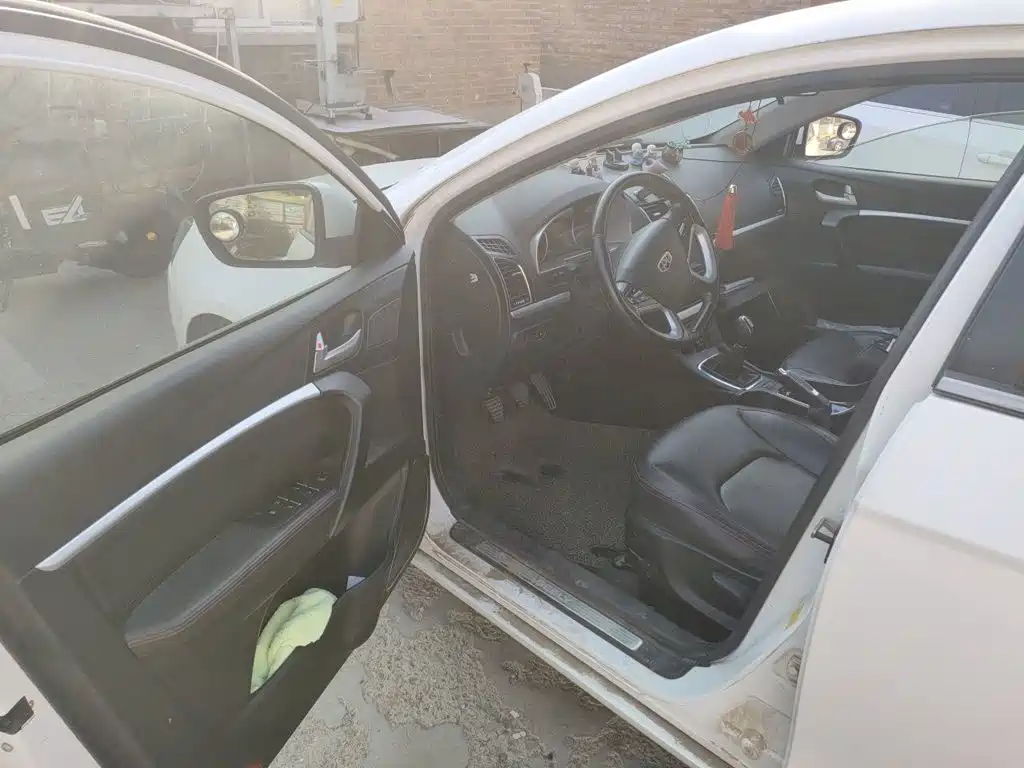 Geely Emgrand — миниатюра 17