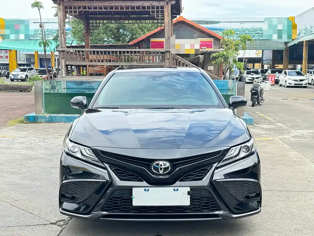 TOYOTA CAMRY