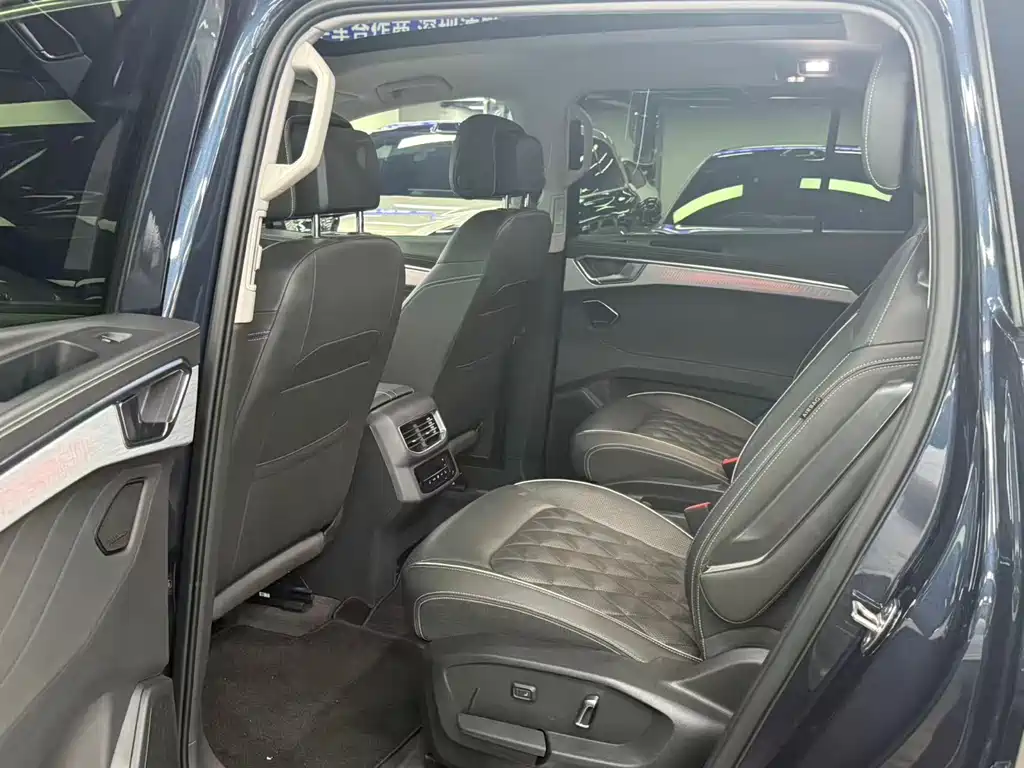 Volkswagen Viloran 2022 530TSI Flagship Pro 6 мест
