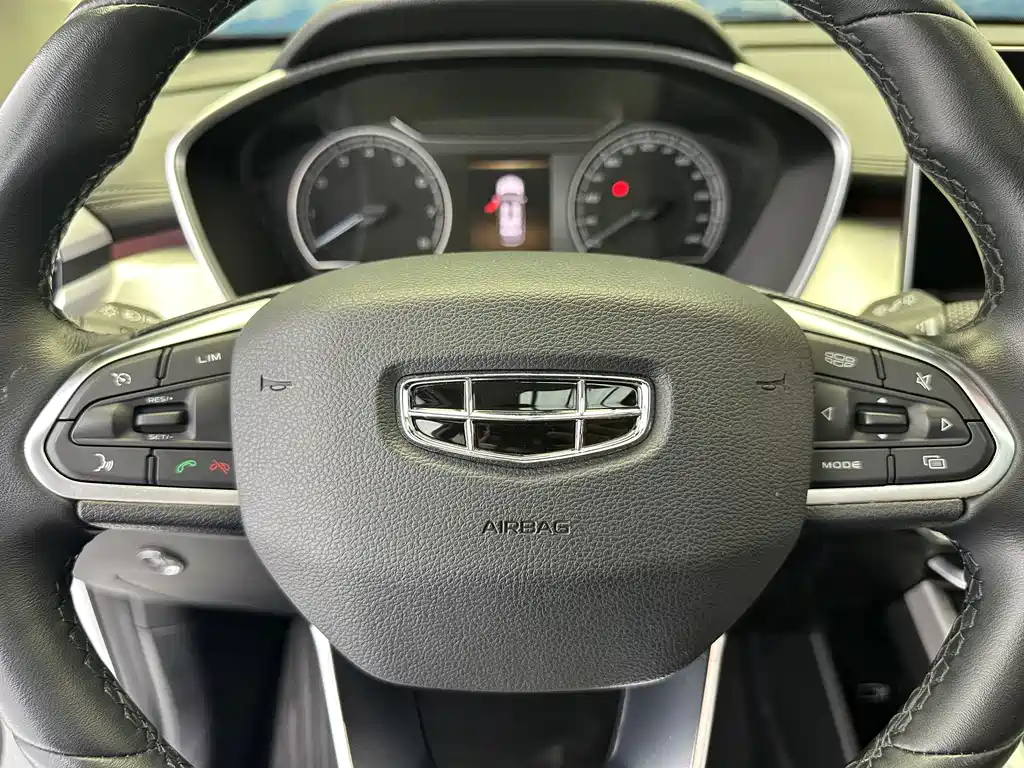 Geely Binyue — миниатюра 14