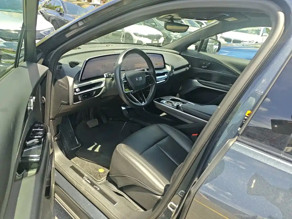 Cadillac Lyriq — миниатюра 15