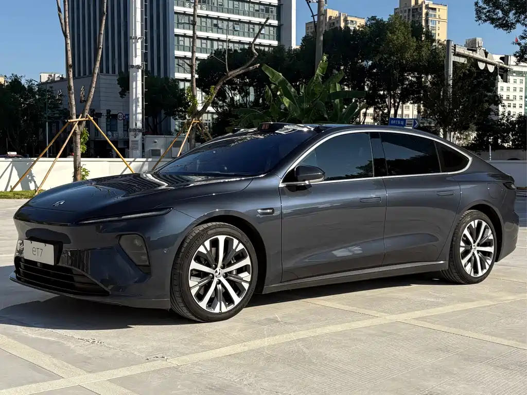 NIO ET7