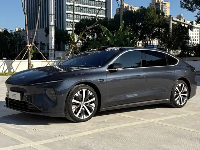 NIO ET7