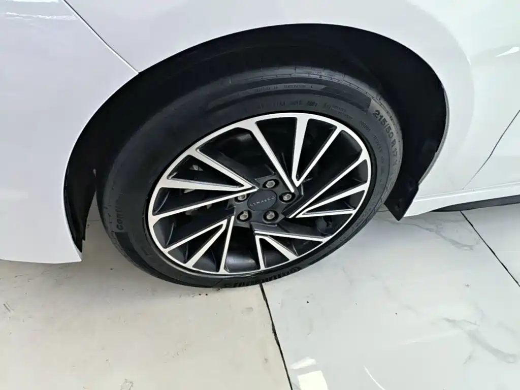 Lynk & Co 03 — миниатюра 23