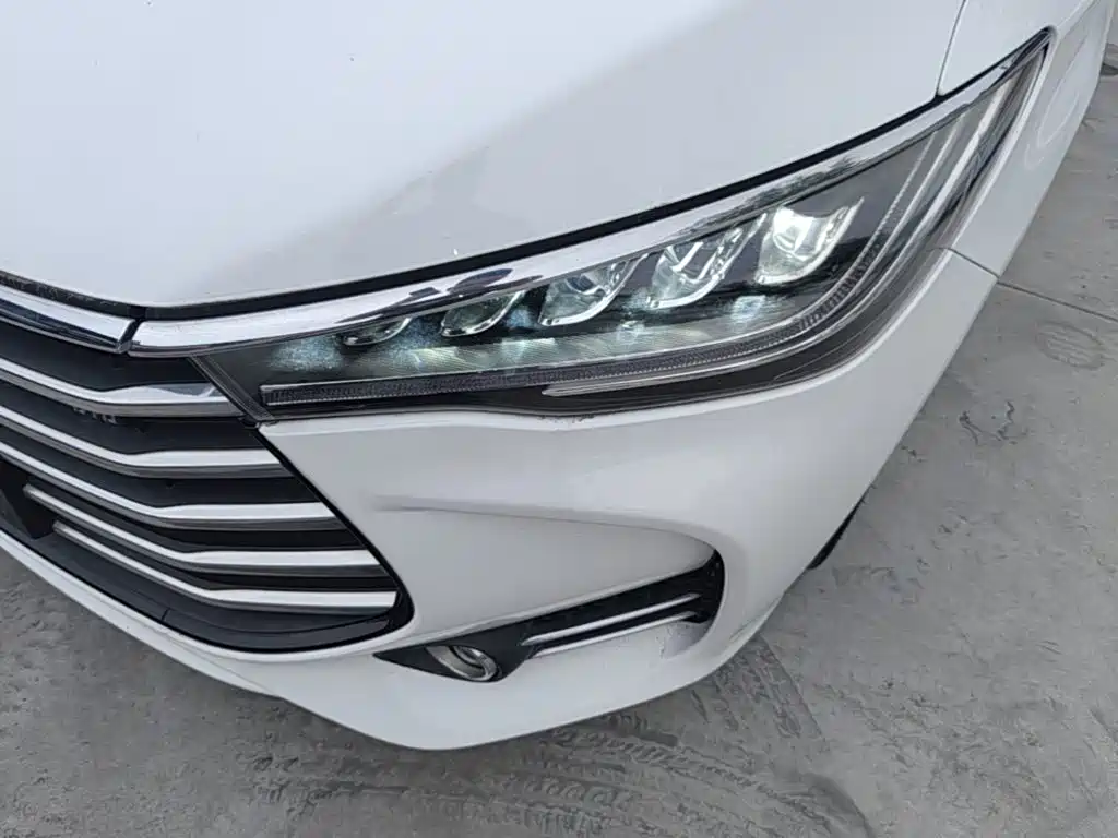 BYD MAX — миниатюра 24