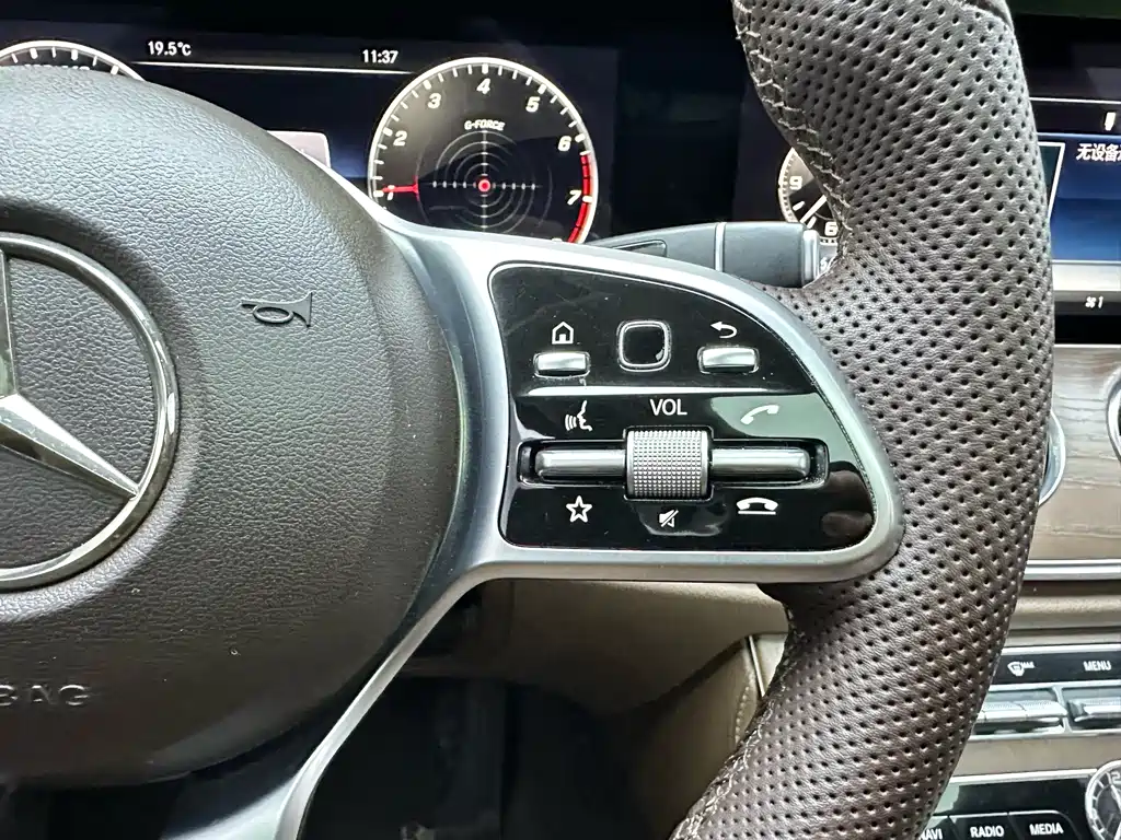 Mercedes-Benz E-Class — миниатюра 24