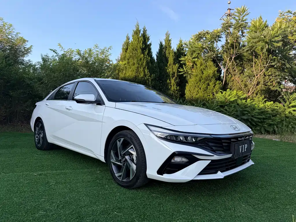 Hyundai Elantra — миниатюра 3
