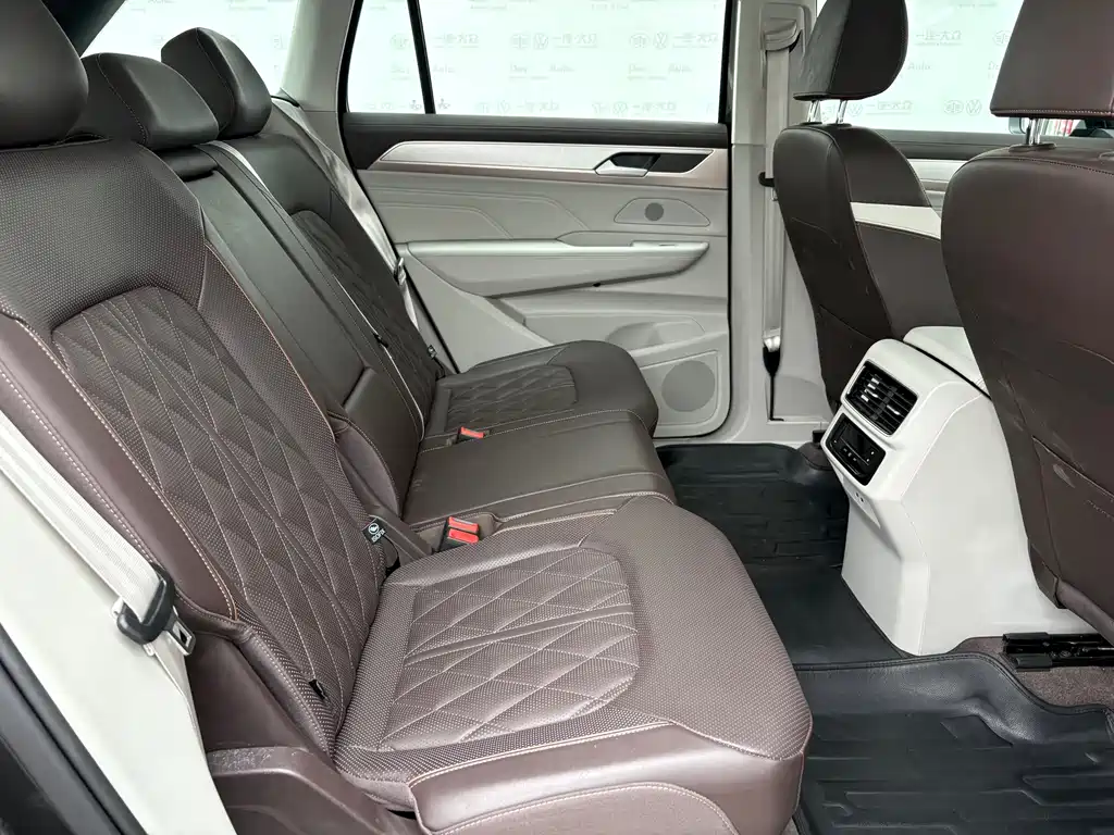 Volkswagen Tavendor 2023 380TSI R-Line