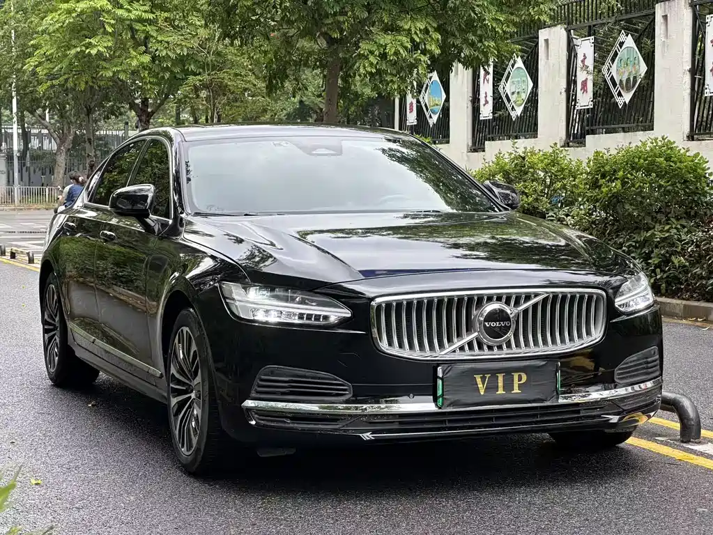 Volvo S90 2024 Luxury