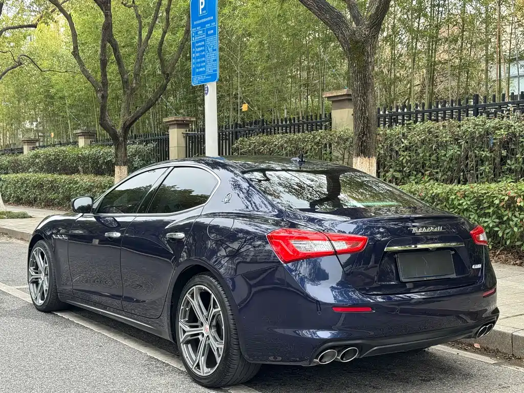 MASERATI GHIBLI