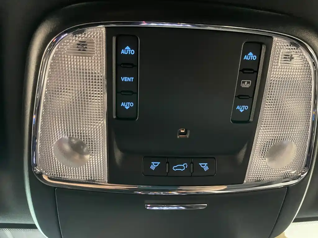 Jeep Grand Cherokee (Import) — миниатюра 18