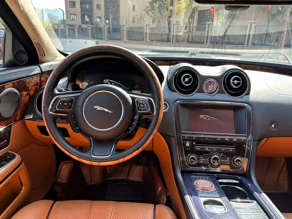 Jaguar XJ 2010 XJL 5.0