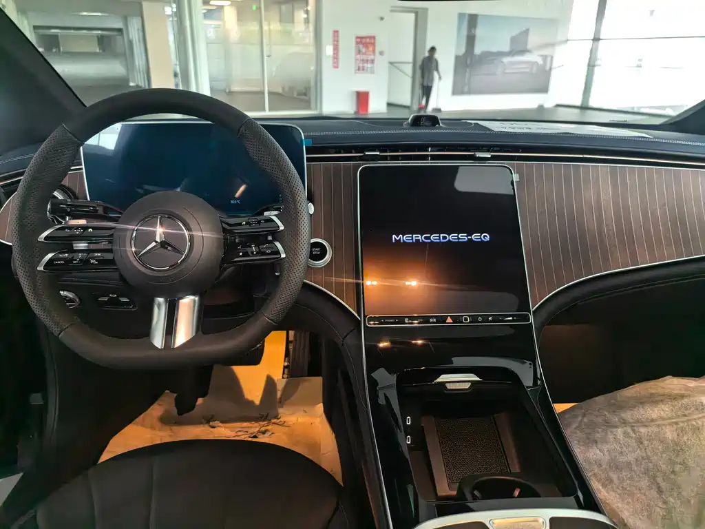 Mercedes-Benz EQE — миниатюра 9