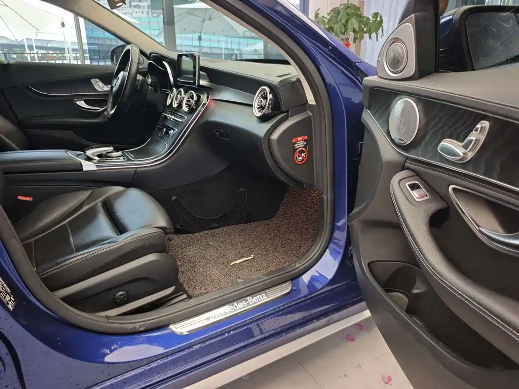 Mercedes-Benz C-Class — миниатюра 14