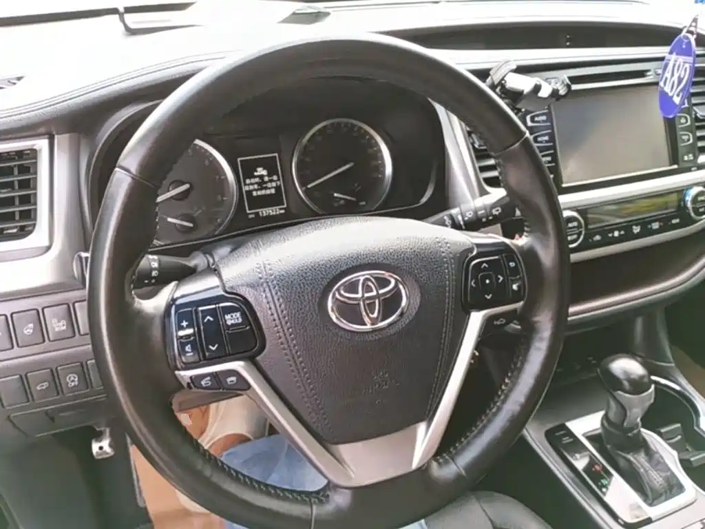 Toyota Highlander — миниатюра 11