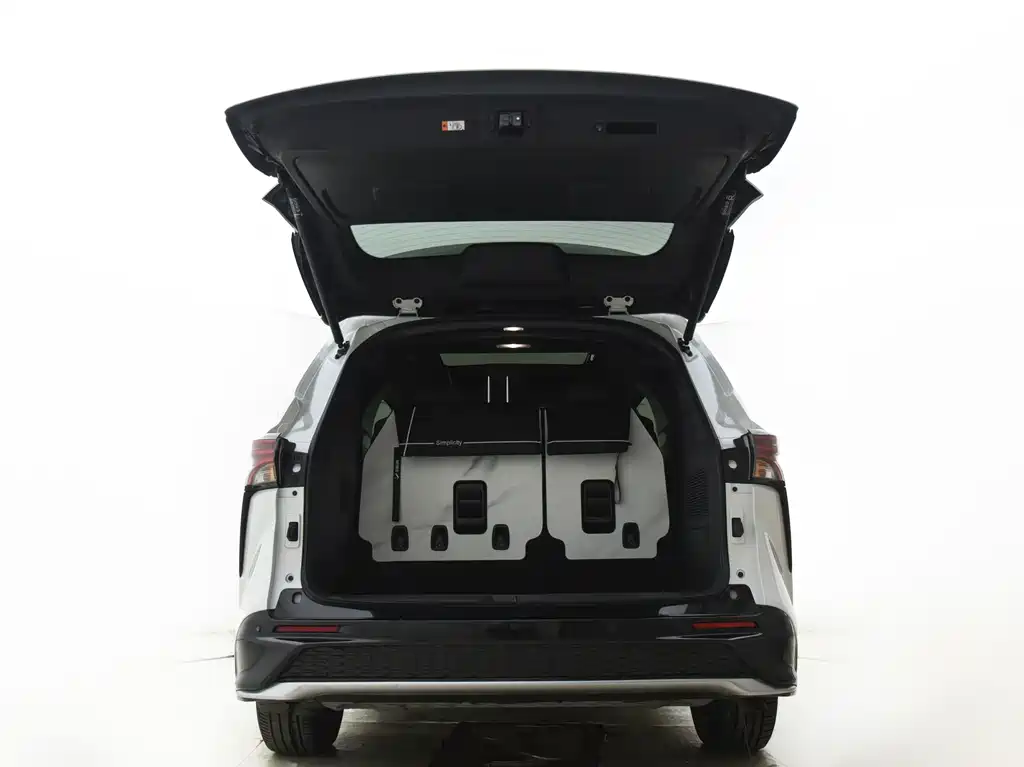 Toyota Granvia — миниатюра 14